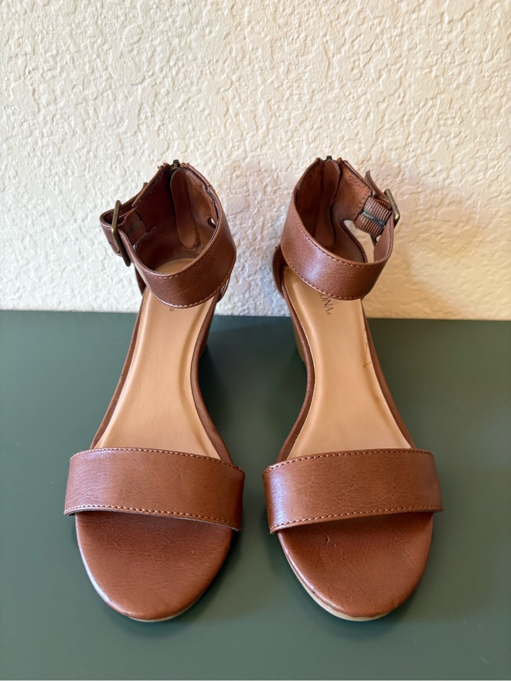 Brown strappy wedge sandals women’s size 8